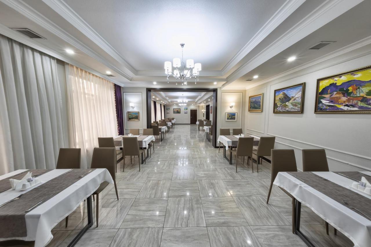 Osh Grand Hotel Chavo Exterior photo